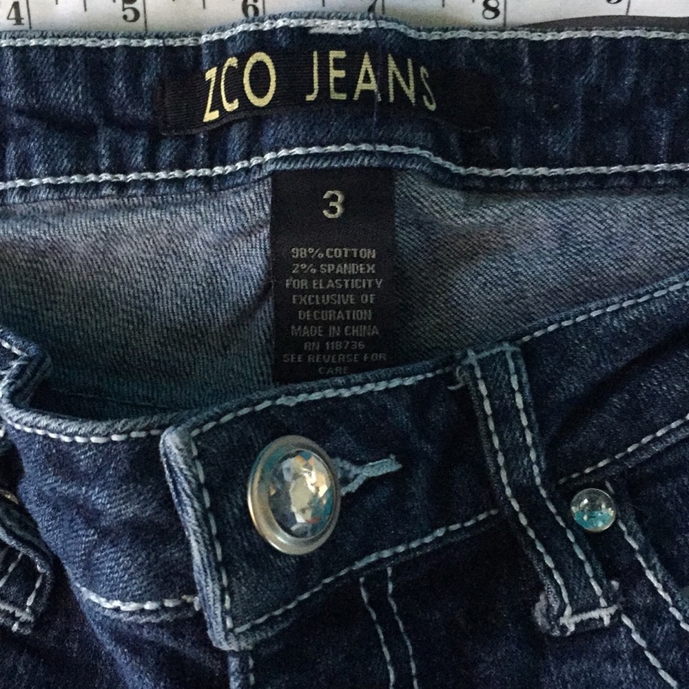 Distressed jeans - Picture 3 of 6